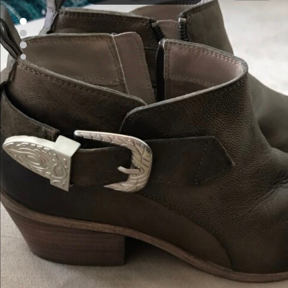 Steve Madden bootie